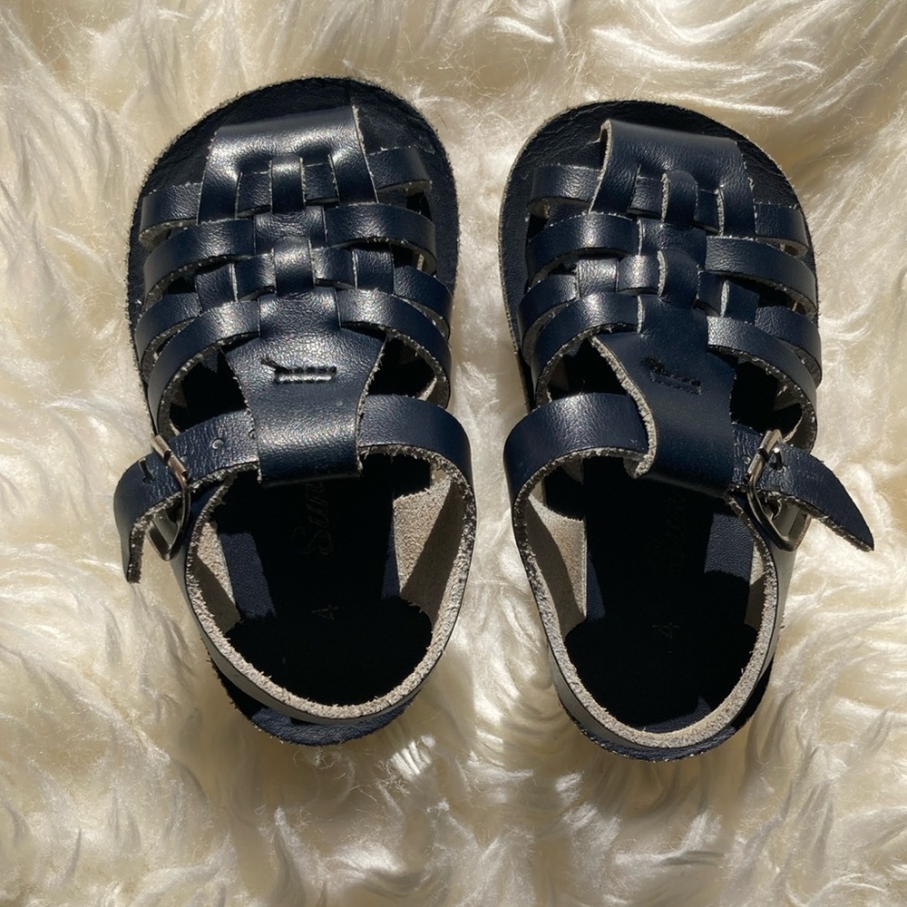 Sun-San saltwater fisherman sandals. EUC